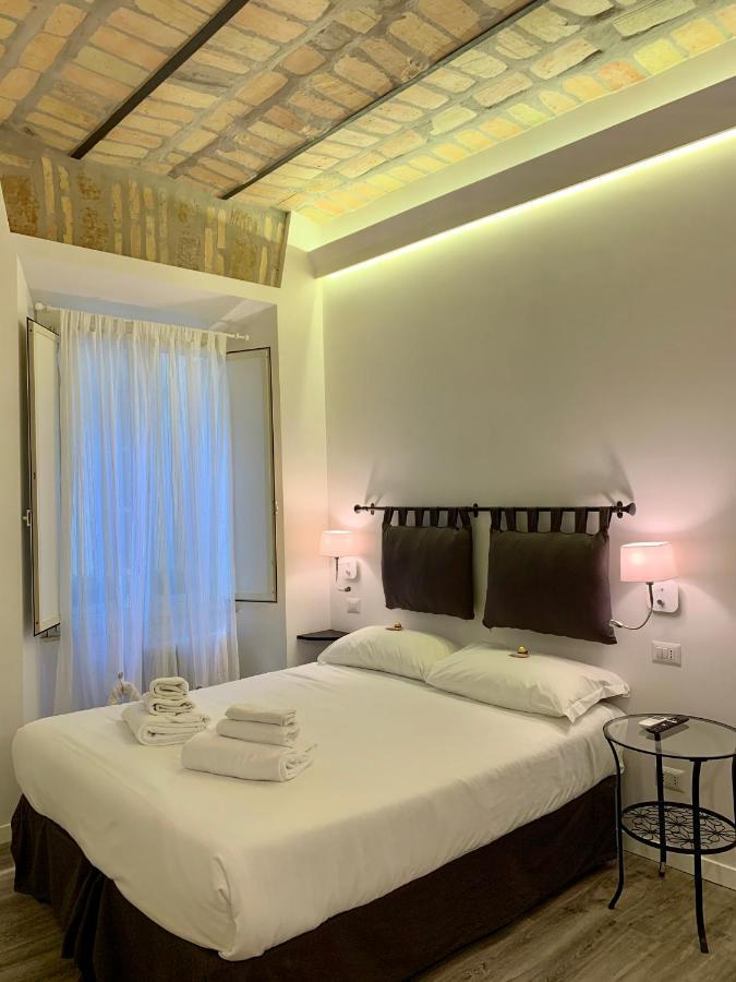Luxury Rooms Near Colosseum Рим Экстерьер фото