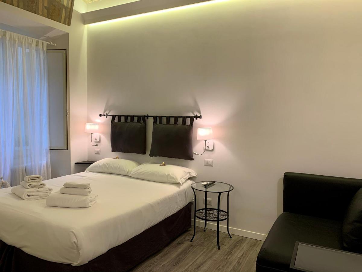 Luxury Rooms Near Colosseum Рим Экстерьер фото