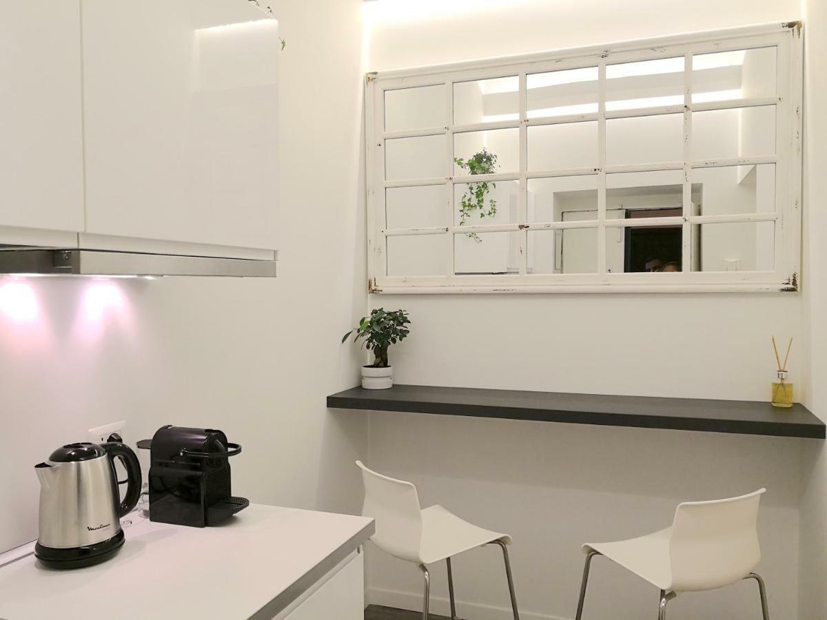 Luxury Rooms Near Colosseum Рим Экстерьер фото